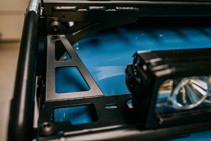 Headlight Bracket for Roof Rack – Secure Mount for Light Bar or Worklights on G-Wagen