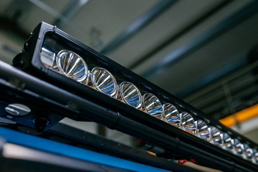 Headlight Bracket for Roof Rack – Secure Mount for Light Bar or Worklights on G-Wagen - Image 2